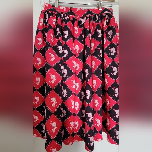 Hot stuff - Picture 1 of 2